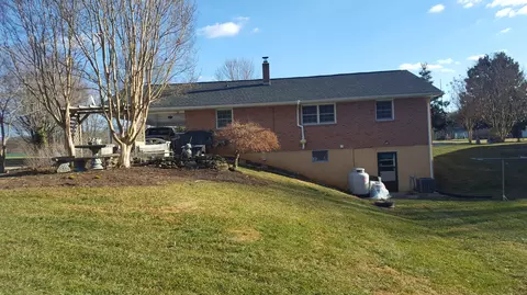 39 Michael Ave, Ferrum, VA 24088 photo 2