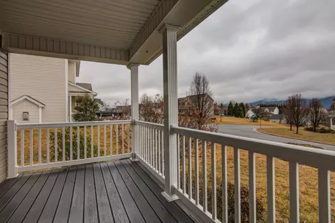 6207 Crumpacker Dr, Roanoke, VA 24012 photo 2