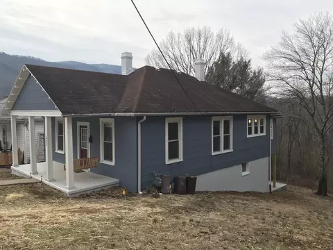 321 Third St, Clifton Forge, VA 24422 photo 2