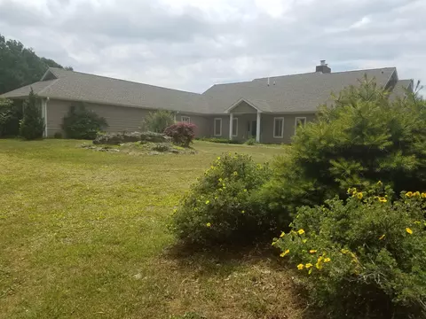9237 Patterson Dr, Bent Mountain, VA 24059 photo 3