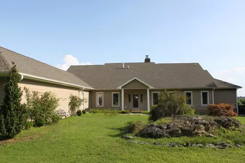 9237 Patterson Dr, Bent Mountain, VA 24059 photo 2