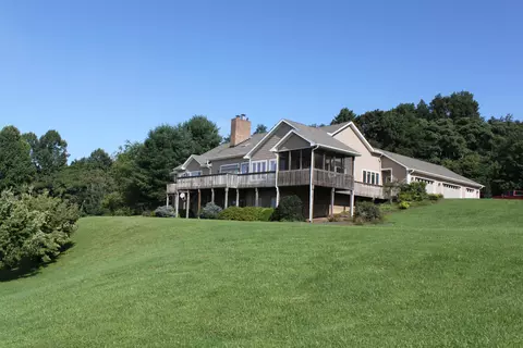 9237 Patterson Dr, Bent Mountain, VA 24059 photo 1