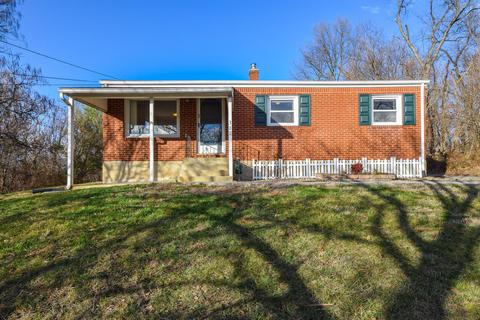 302 E Augusta Ave, Vinton, VA 24179 photo 1