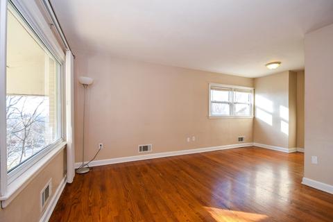 302 E Augusta Ave, Vinton, VA 24179 photo 2