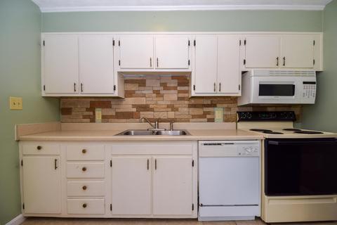 302 E Augusta Ave, Vinton, VA 24179 photo 3
