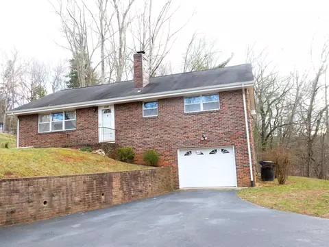 1106 Terrace Dr, Salem, VA 24153 photo 1
