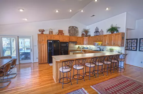 25 Lands End Rd, Penhook, VA 24137 photo 8