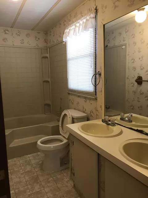 2321 Navigation Pt, Goodview, VA 24095 photo 12