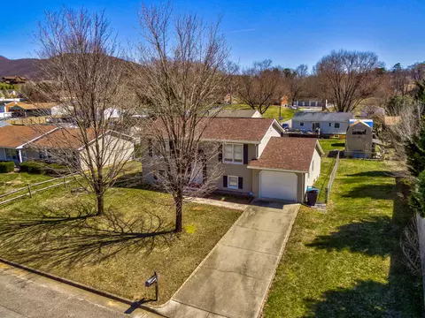3459 Brookrun Cir, Roanoke, VA 24012 photo 26