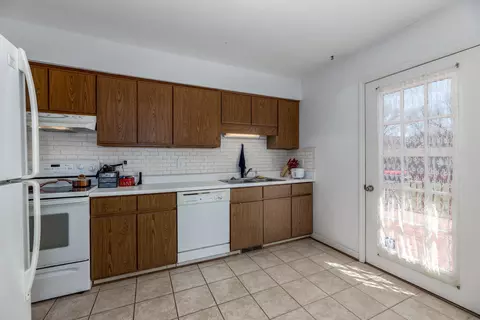 3459 Brookrun Cir, Roanoke, VA 24012 photo 2