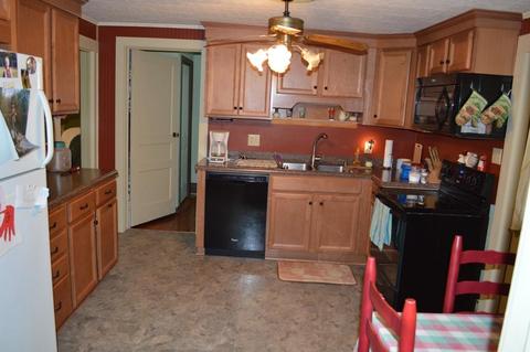 206 Bridge St S, Buchanan, VA 24066 photo 3