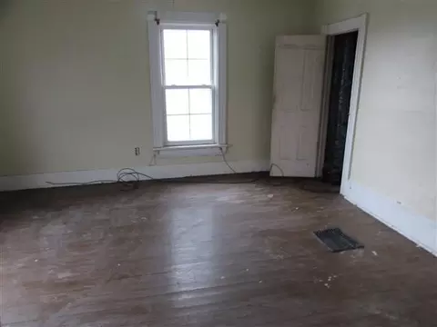 219 E Main St, Covington, VA 24426 photo 13