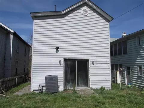 219 E Main St, Covington, VA 24426 photo 4