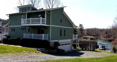 70 Windtree Dr, Moneta, VA 24121 photo 2