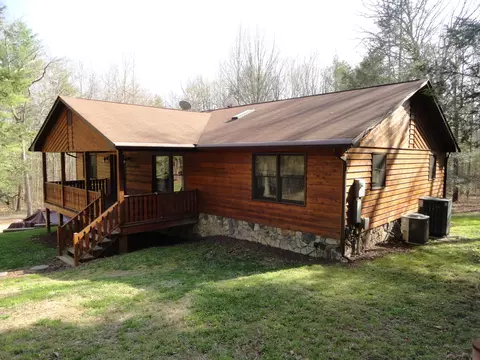 111 Laurel Dr, Covington, VA 24426 photo 2