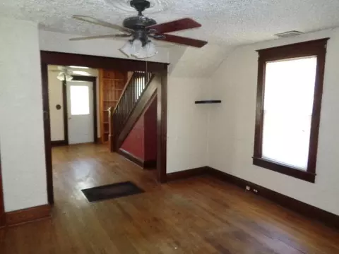 210 E Trout St, Covington, VA 24426 photo 7
