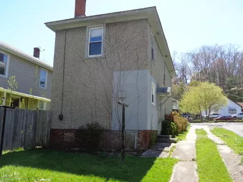210 E Trout St, Covington, VA 24426 photo 4