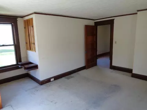 210 E Trout St, Covington, VA 24426 photo 9