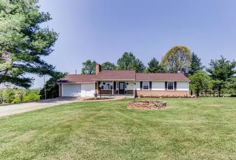 1597 Lipscomb Rd, Moneta, VA 24121 photo 2