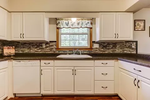 1597 Lipscomb Rd, Moneta, VA 24121 photo 10