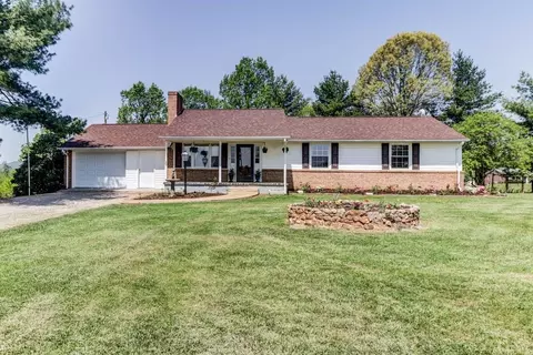 1597 Lipscomb Rd, Moneta, VA 24121 photo 1