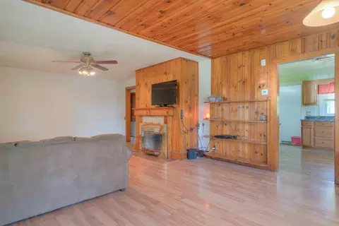 146 4th St, Dublin, VA 24084 photo 5
