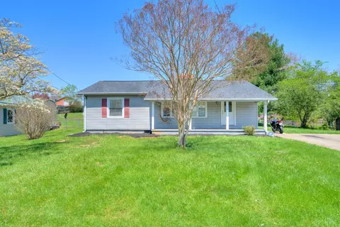 146 4th St, Dublin, VA 24084 photo 2