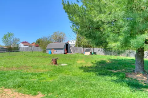 146 4th St, Dublin, VA 24084 photo 15
