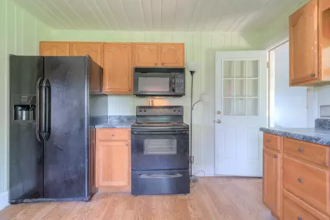 146 4th St, Dublin, VA 24084 photo 9