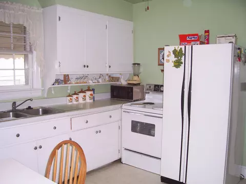 233 W Parrish St, Covington, VA 24426 photo 5