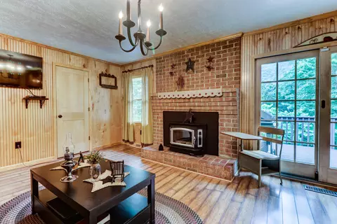 202 Cascade Dr, Vinton, VA 24179 photo 8