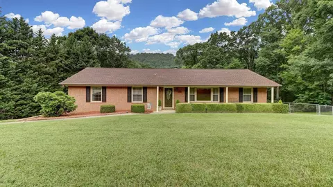 202 Cascade Dr, Vinton, VA 24179 photo 1