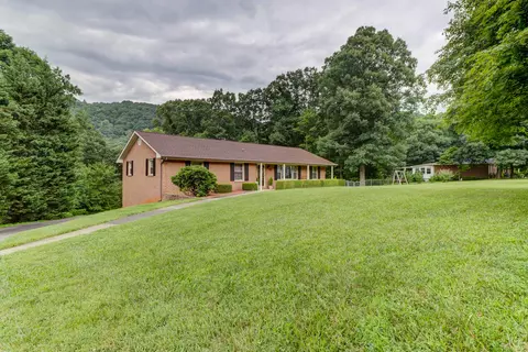 202 Cascade Dr, Vinton, VA 24179 photo 28