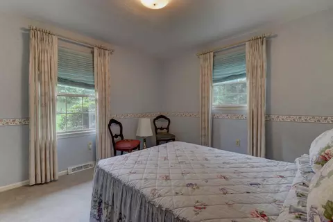 202 Cascade Dr, Vinton, VA 24179 photo 22