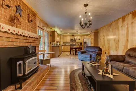 202 Cascade Dr, Vinton, VA 24179 photo 9