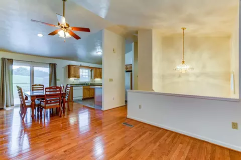 1632 Meadows Rd, Vinton, VA 24179 photo 4