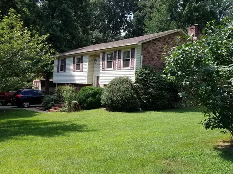 216 Forest Dale Dr, Forest, VA 24551 photo 1
