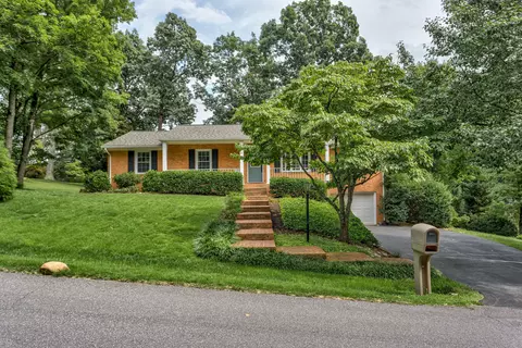 4903 White Eagle Ln, Salem, VA 24153 photo 1