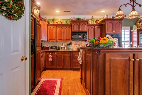 3370 Somercroft Ct SW, Roanoke, VA 24014 photo 7