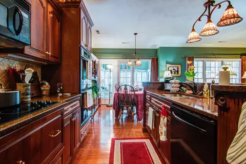3370 Somercroft Ct SW, Roanoke, VA 24014 photo 6