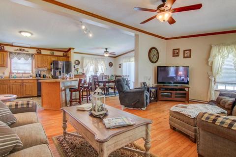 3762 Spradlin Rd, Goodview, VA 24095 photo 9