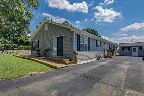 3762 Spradlin Rd, Goodview, VA 24095 photo 6