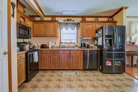 3762 Spradlin Rd, Goodview, VA 24095 photo 14