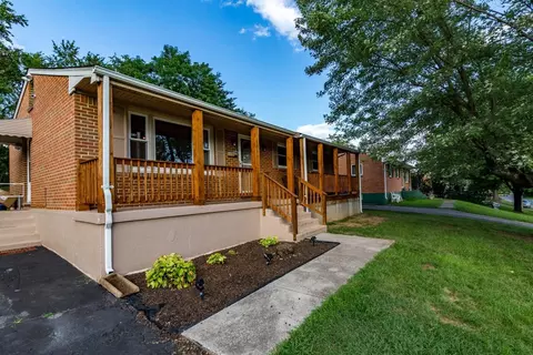 3233 Forest Park Blvd NW, Roanoke, VA 24017 photo 2
