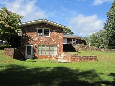 1232 Terrace Dr, Salem, VA 24153 photo 2