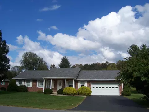 210 Dusty Rd, Covington, VA 24426 photo 1