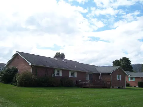 210 Dusty Rd, Covington, VA 24426 photo 2