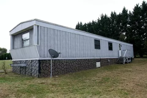 202 Rolling Meadow Dr, Thaxton, VA 24174 photo 3
