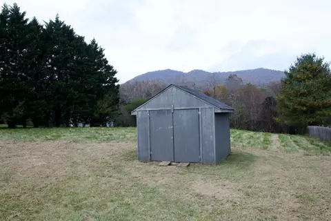 202 Rolling Meadow Dr, Thaxton, VA 24174 photo 4