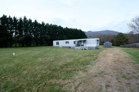 202 Rolling Meadow Dr, Thaxton, VA 24174 photo 2